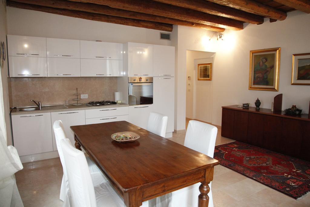 Centre 2 Bedroom Flat Verona Eksteriør billede