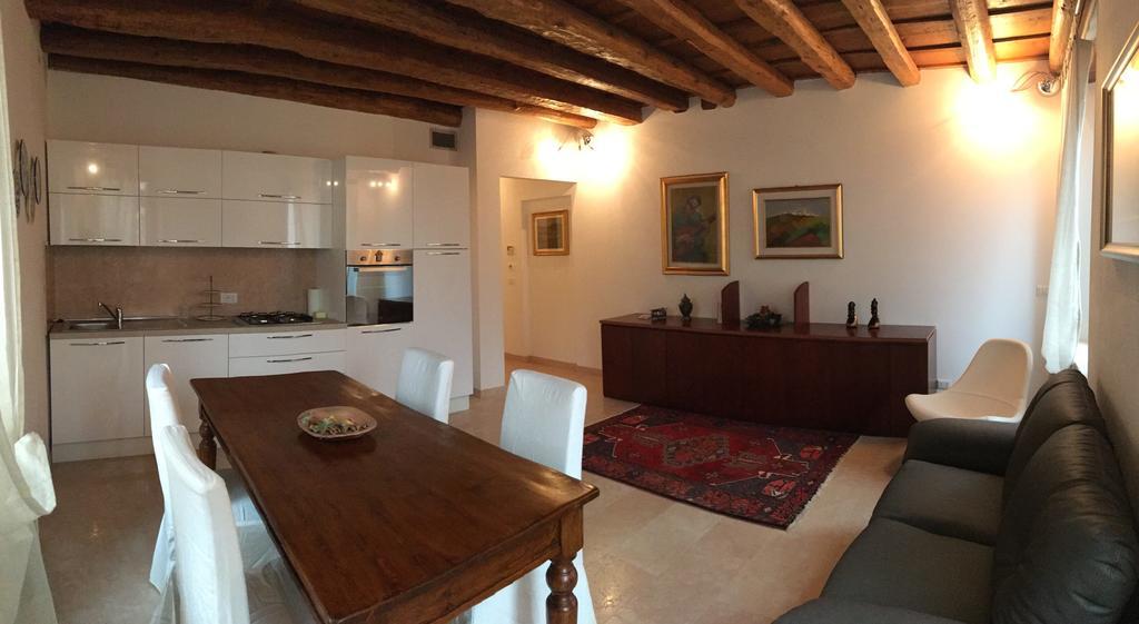 Centre 2 Bedroom Flat Verona Eksteriør billede